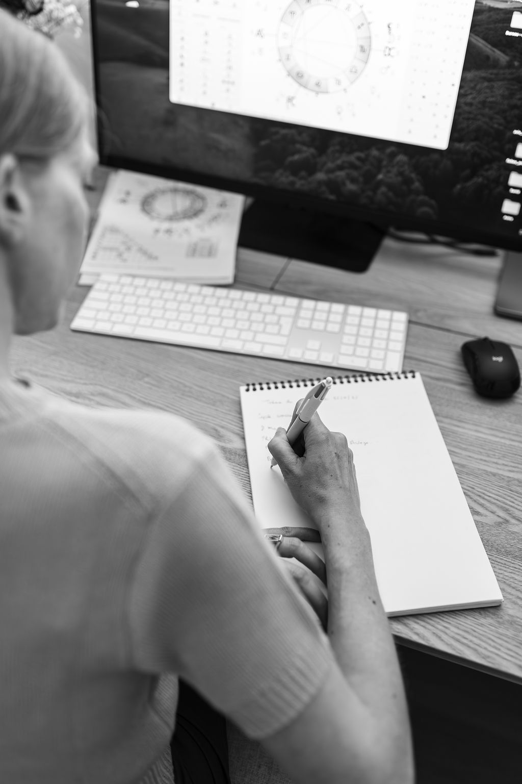 Céline Duval lors d'une analyse de révolution solaire